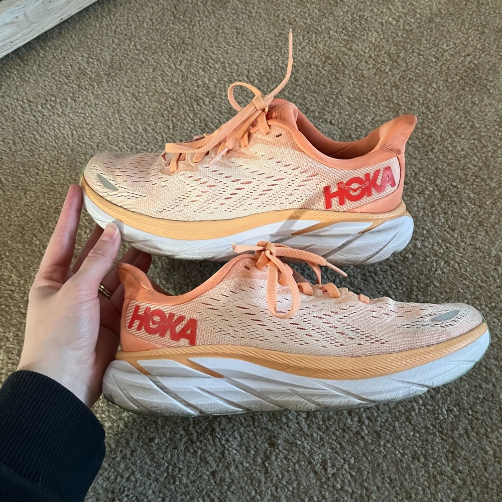 Hoka Clifton 8 Women's Peach Running Shoes - Picture 4 of 7